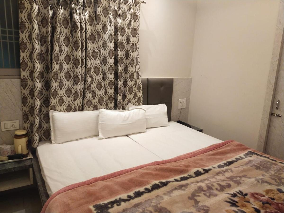 Hotel Gateway Kailash Benares Buitenkant foto