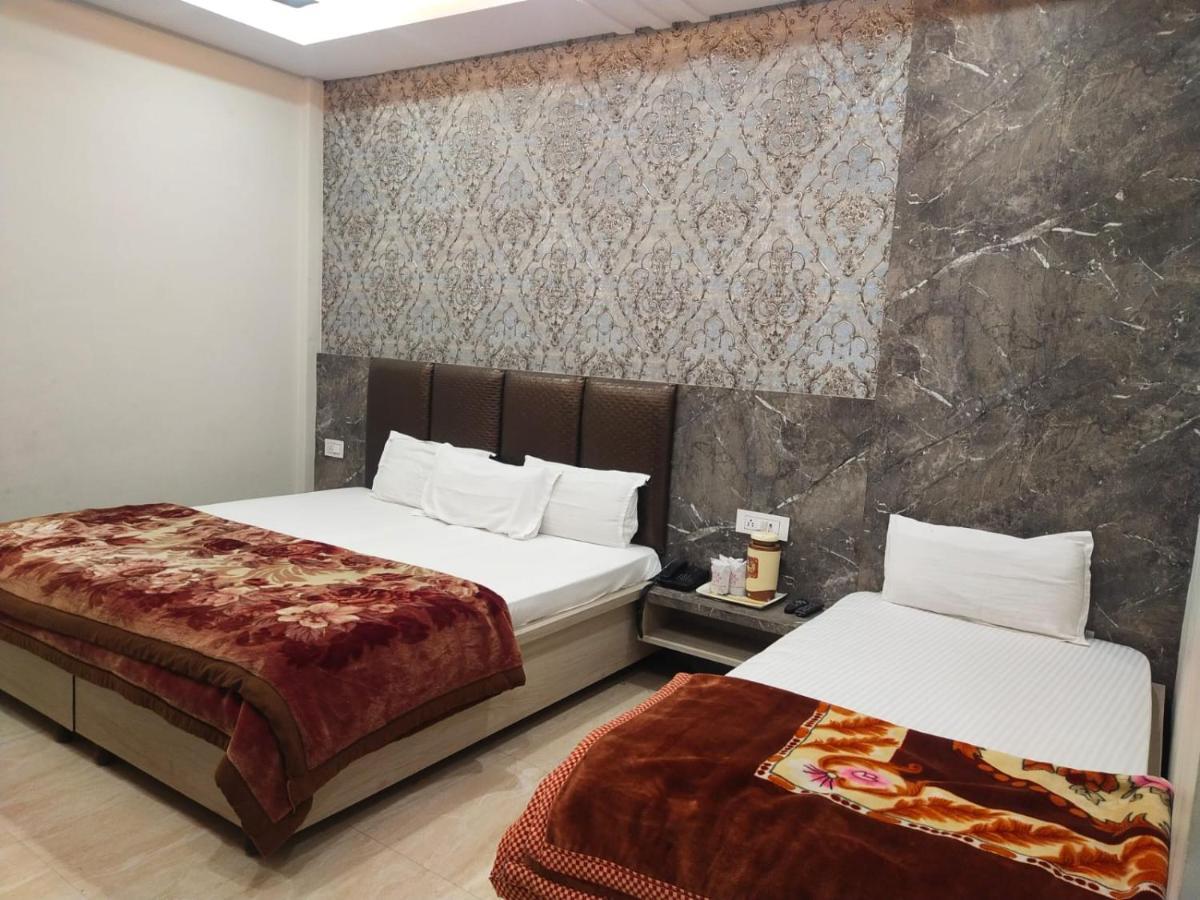 Hotel Gateway Kailash Benares Buitenkant foto