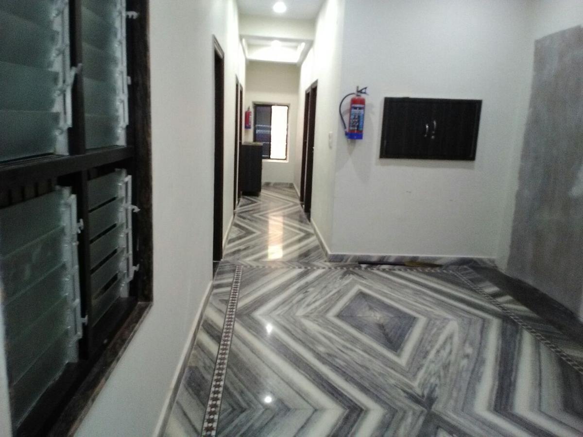 Hotel Gateway Kailash Benares Buitenkant foto